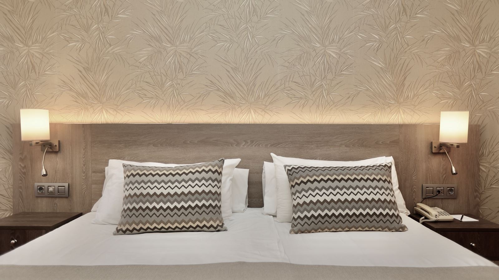 rooms-double-standard-room-with-balcony-or-terrace