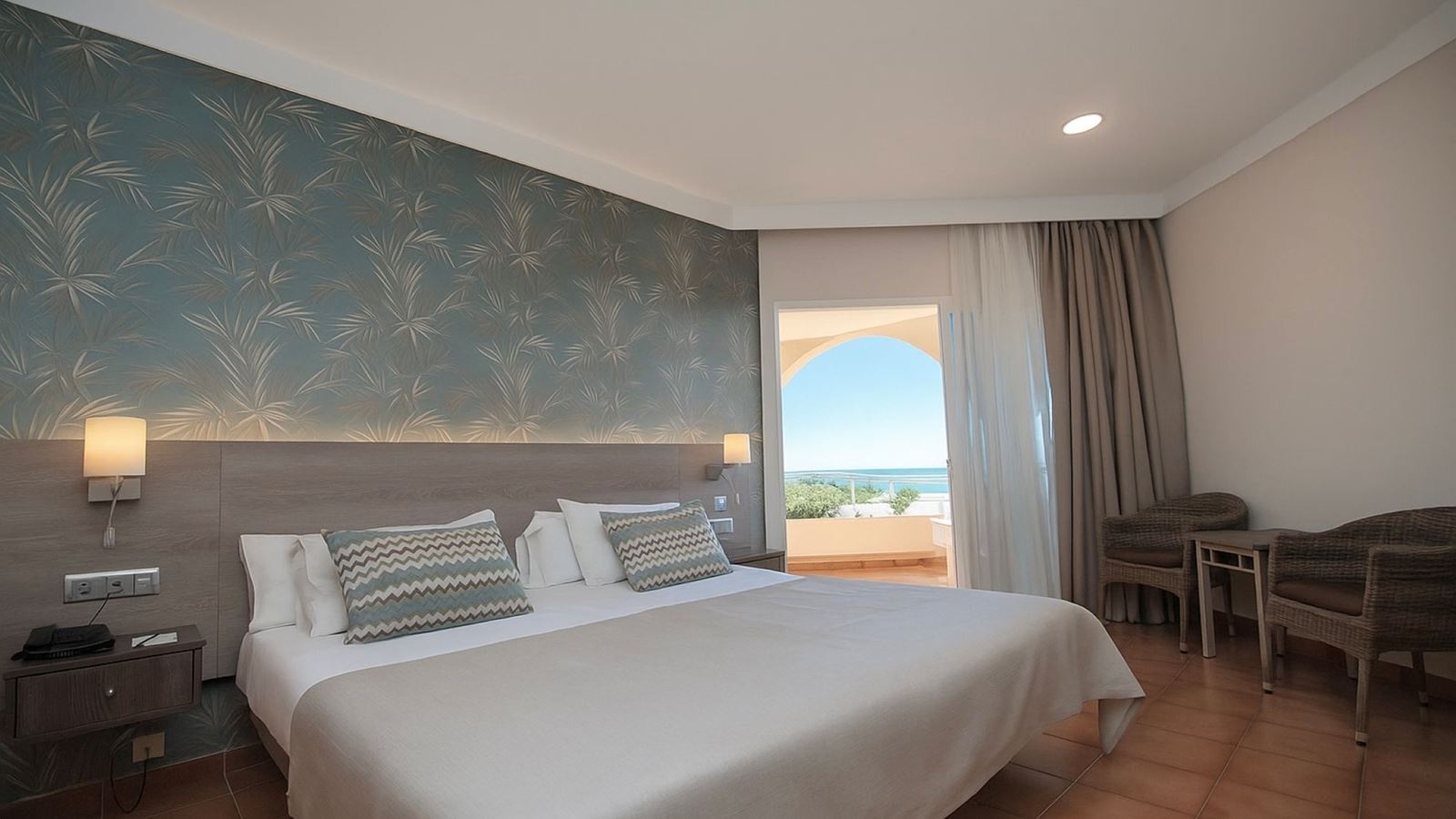 rooms-double-standard-room-sea-view-with-balcony-or-terrace