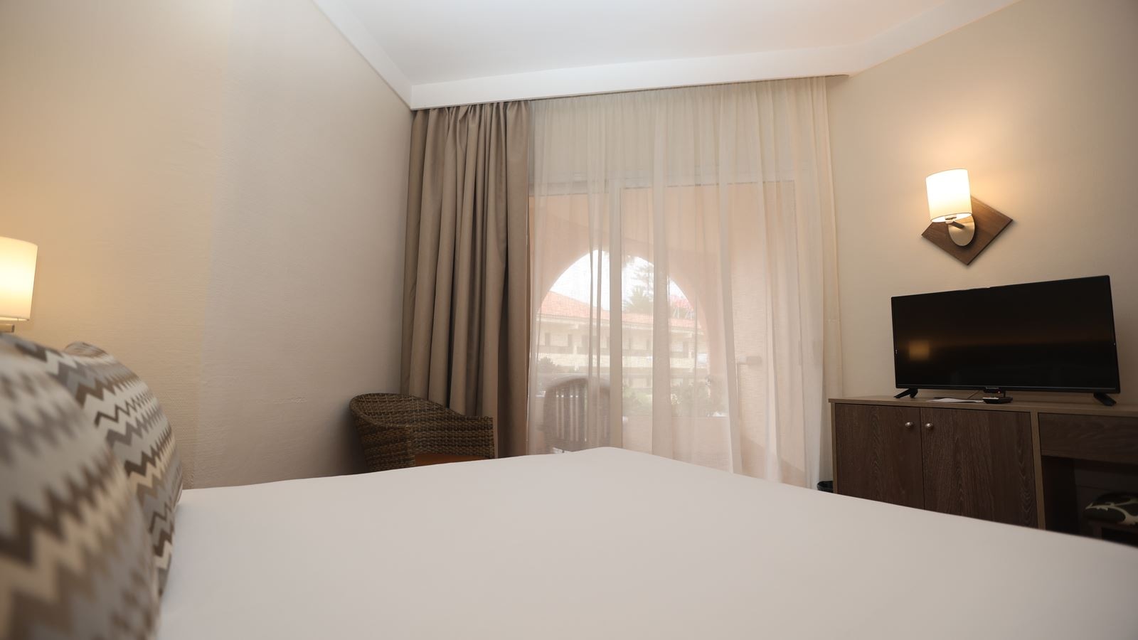 rooms-single-standard-room-sea-view-with-balcony-or-terrace