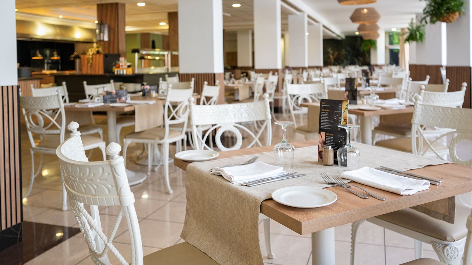 restaurants-restaurant