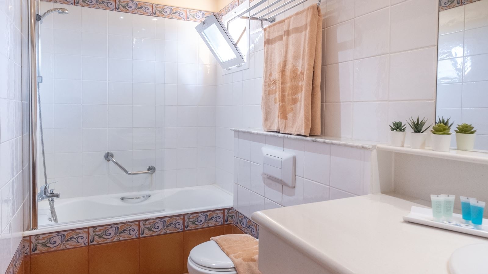 rooms-double-room-with-balcony-or-terrace