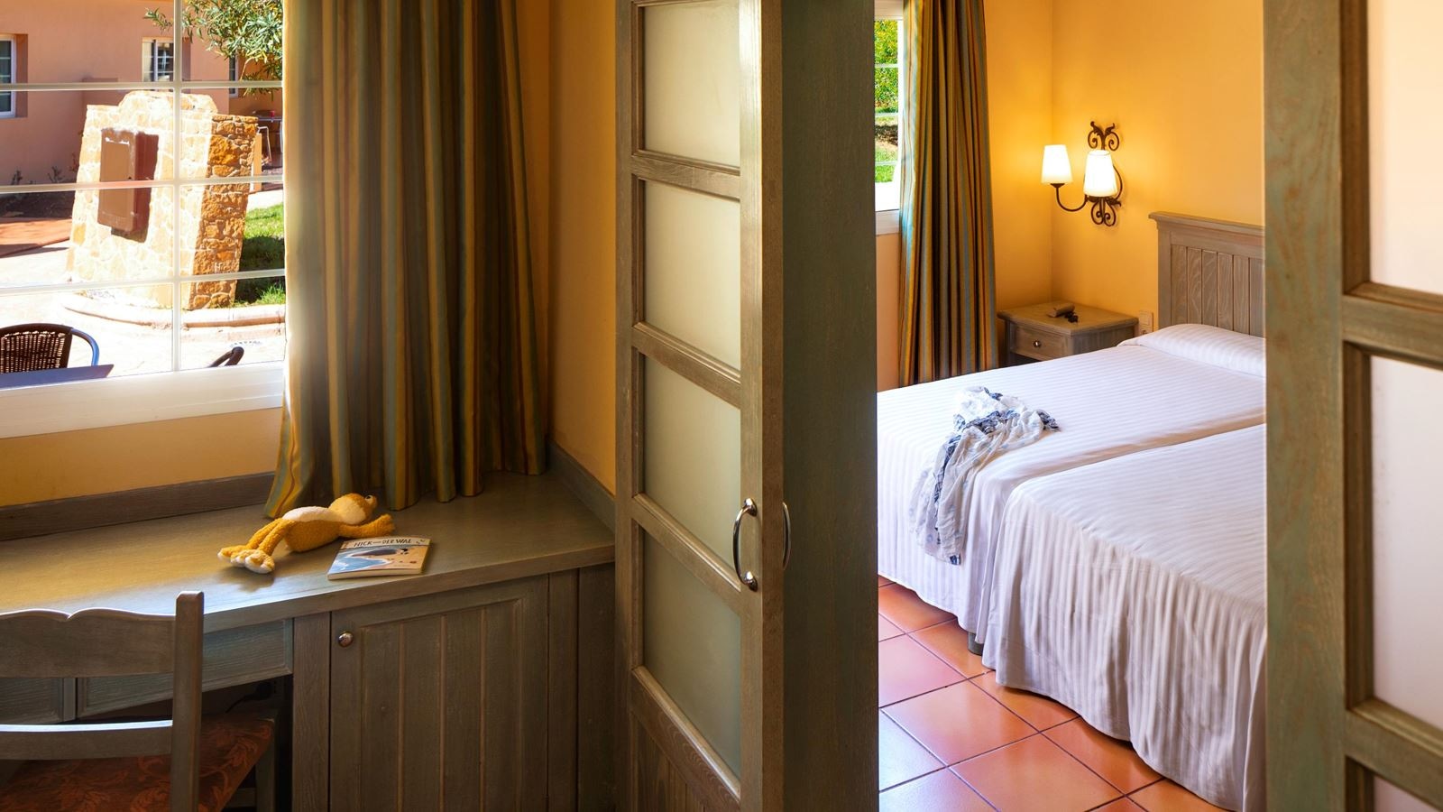 rooms-double-room-with-balcony-or-terrace