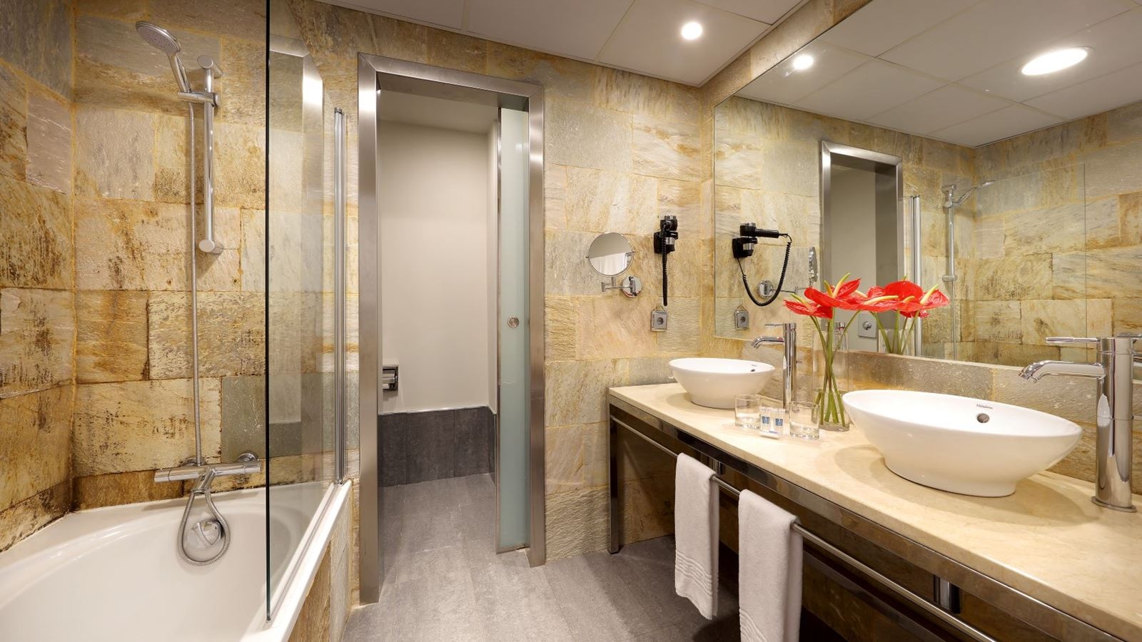 rooms-suite-superior-with-terrace