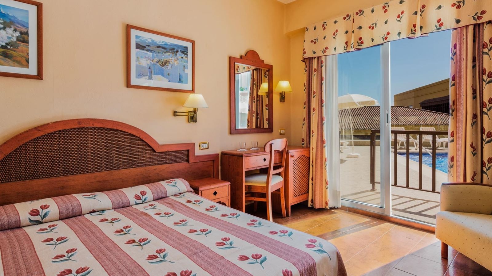 rooms-double-room-with-balcony