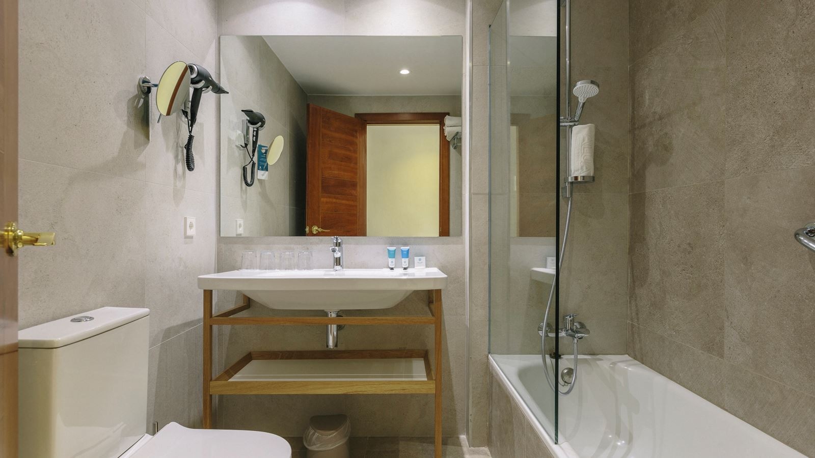 rooms-db--double-room-with-balcony-or-or-terrace