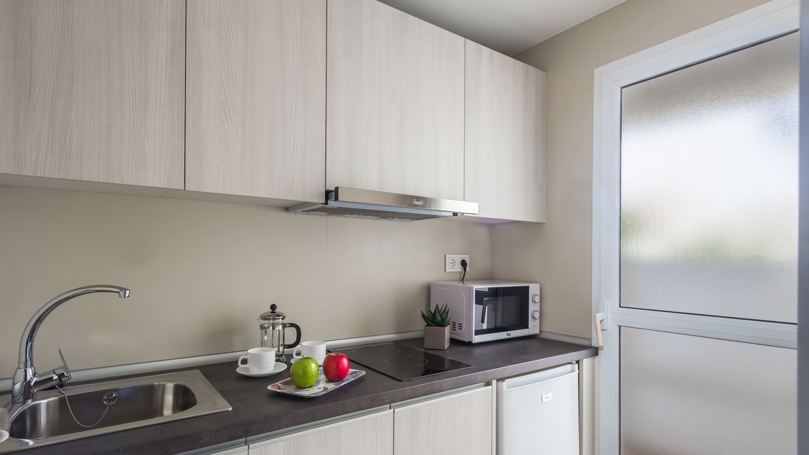 rooms-junior-suite-terraza-with-kitchenette