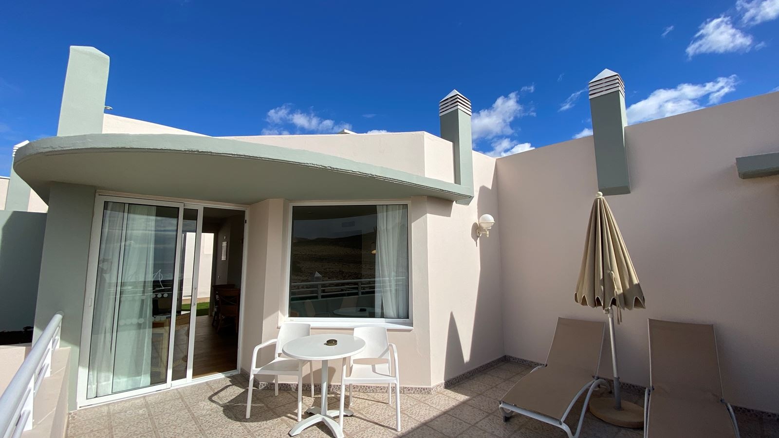 rooms-junior-suite-sea-view-js-sv