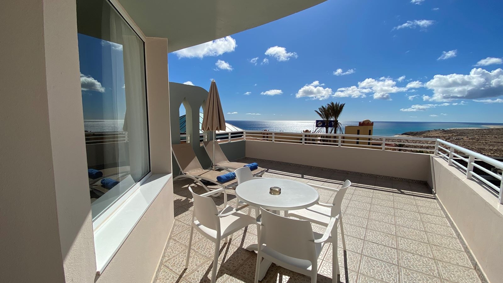 rooms-junior-suite-sea-view-js-sv