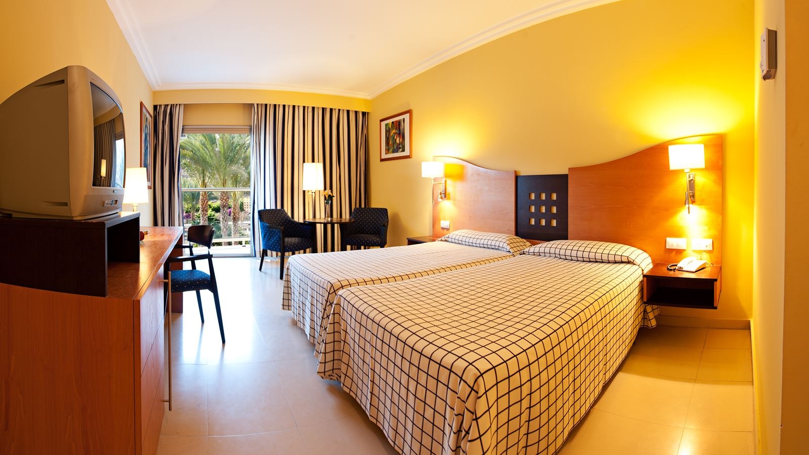 rooms-rm0000db0000-double-room-with-entrance-water-park-dbl-swp-balcony-or-terrace