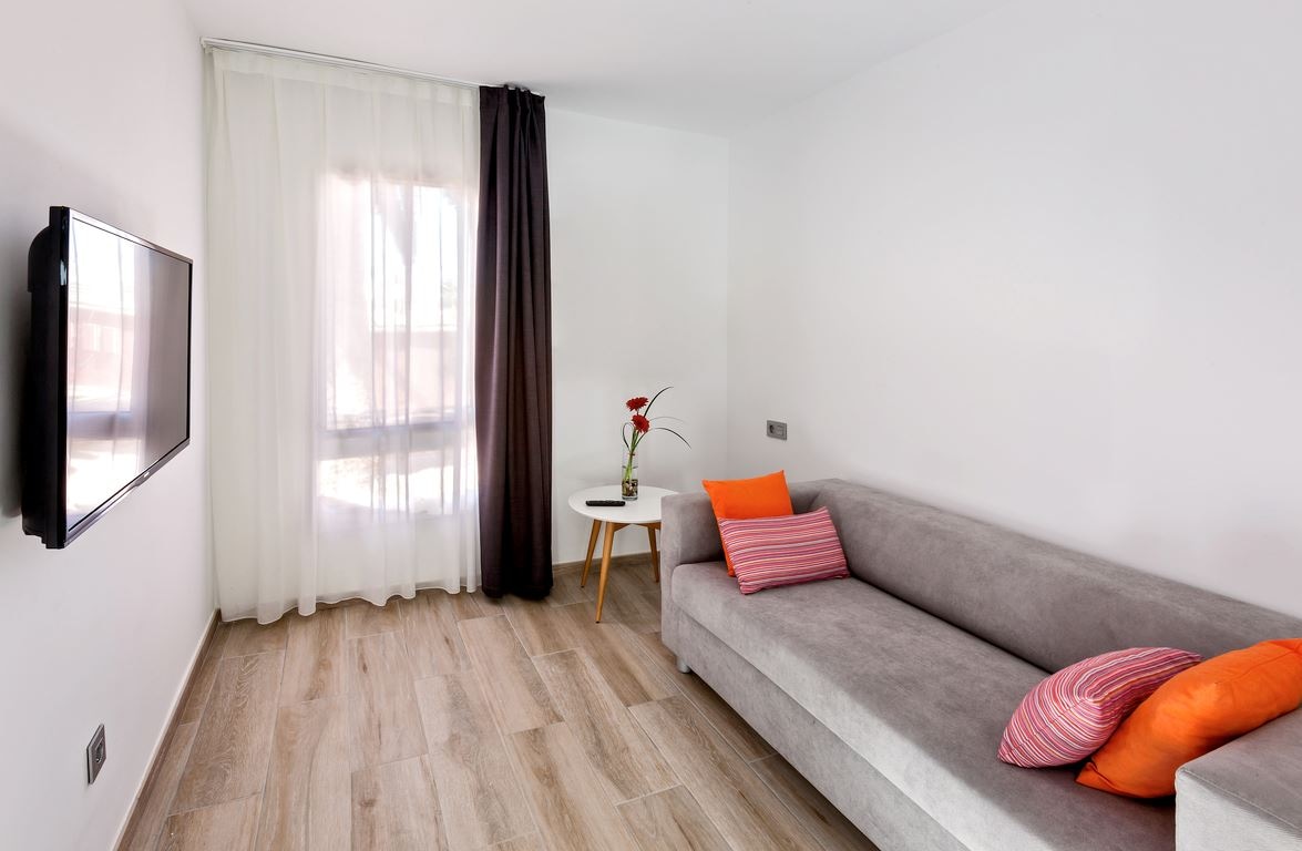 rooms-suite-balcony-or-terrace