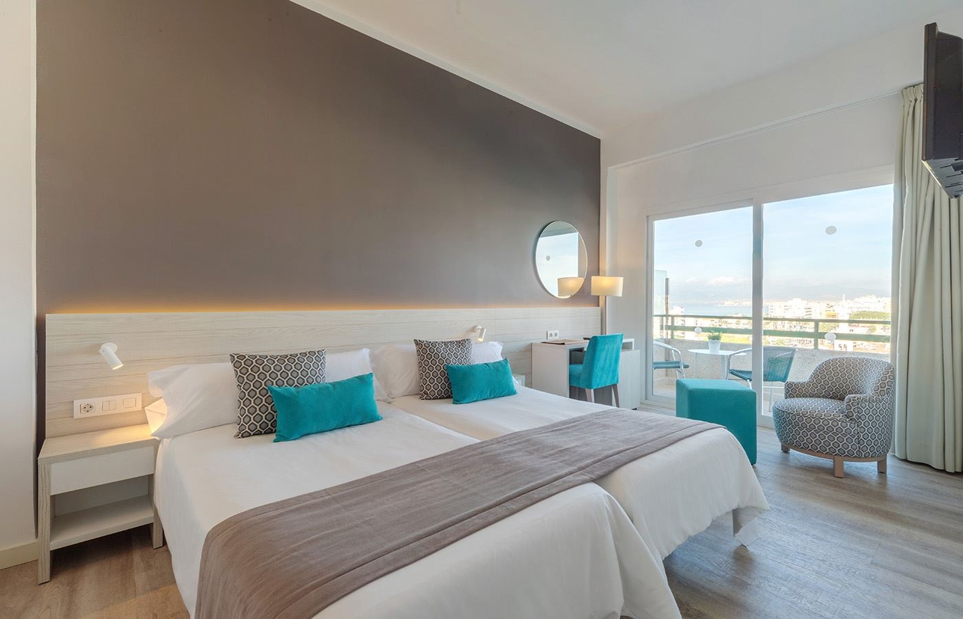 rooms-standard-room-balcony