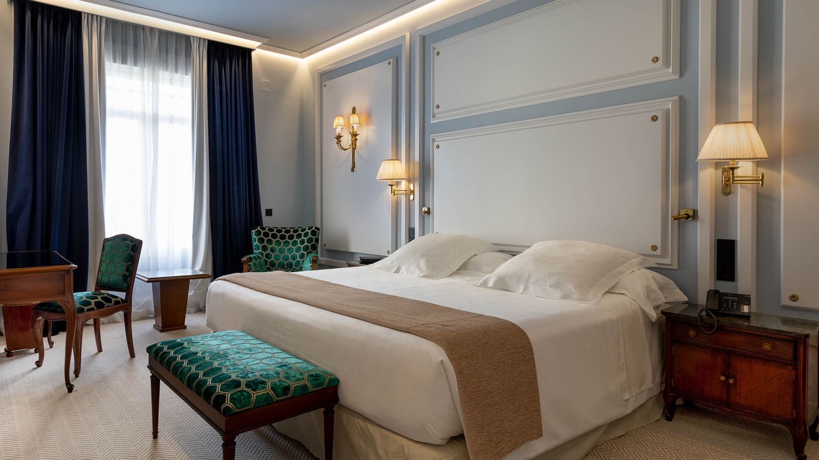 rooms-double-or-twin-superior-with-terrace