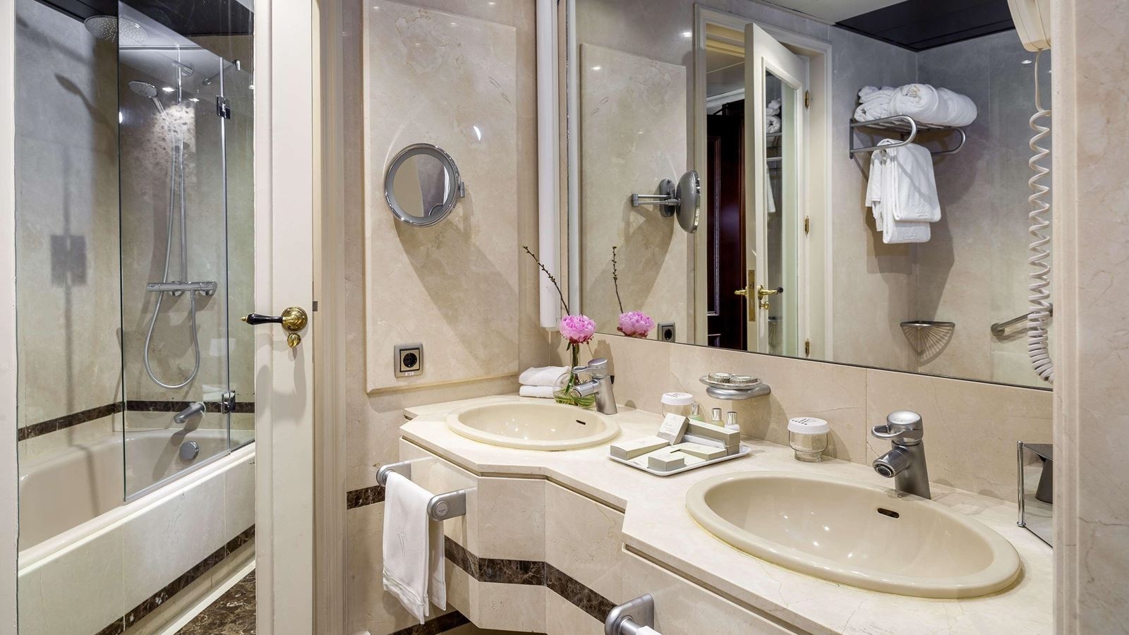 rooms-single-superior-with-terrace