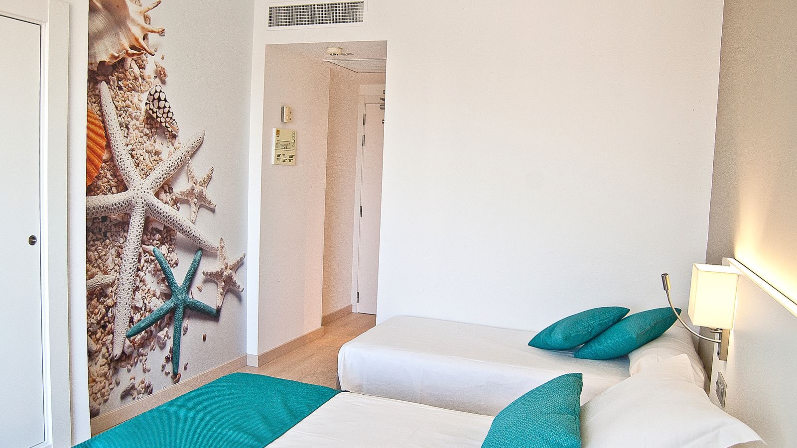 rooms-db--double-room-standard-balcony-or-terrace