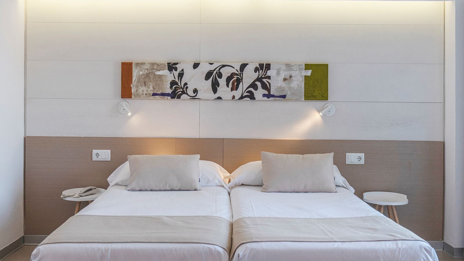 rooms-ds-twin-superior-room-balcony-or-terrace