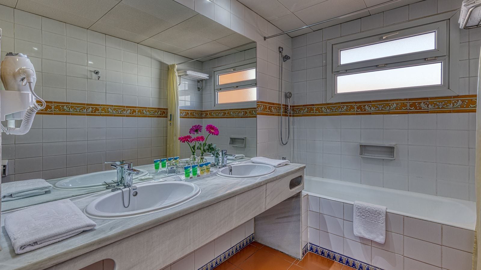 rooms-double-room-balcony-or-terrace