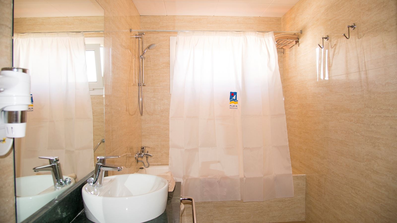 rooms-double-superior-balcony-or-terrace