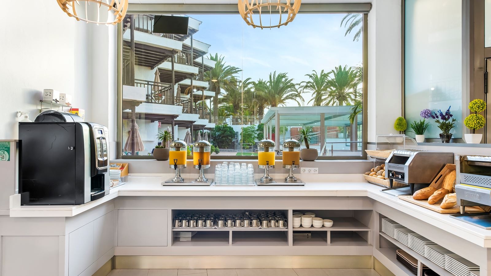 restaurants-restaurant