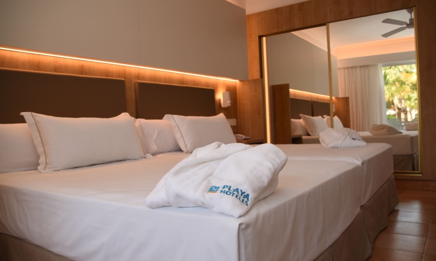 rooms-double-superior-garden-view-balcony-or-terrace