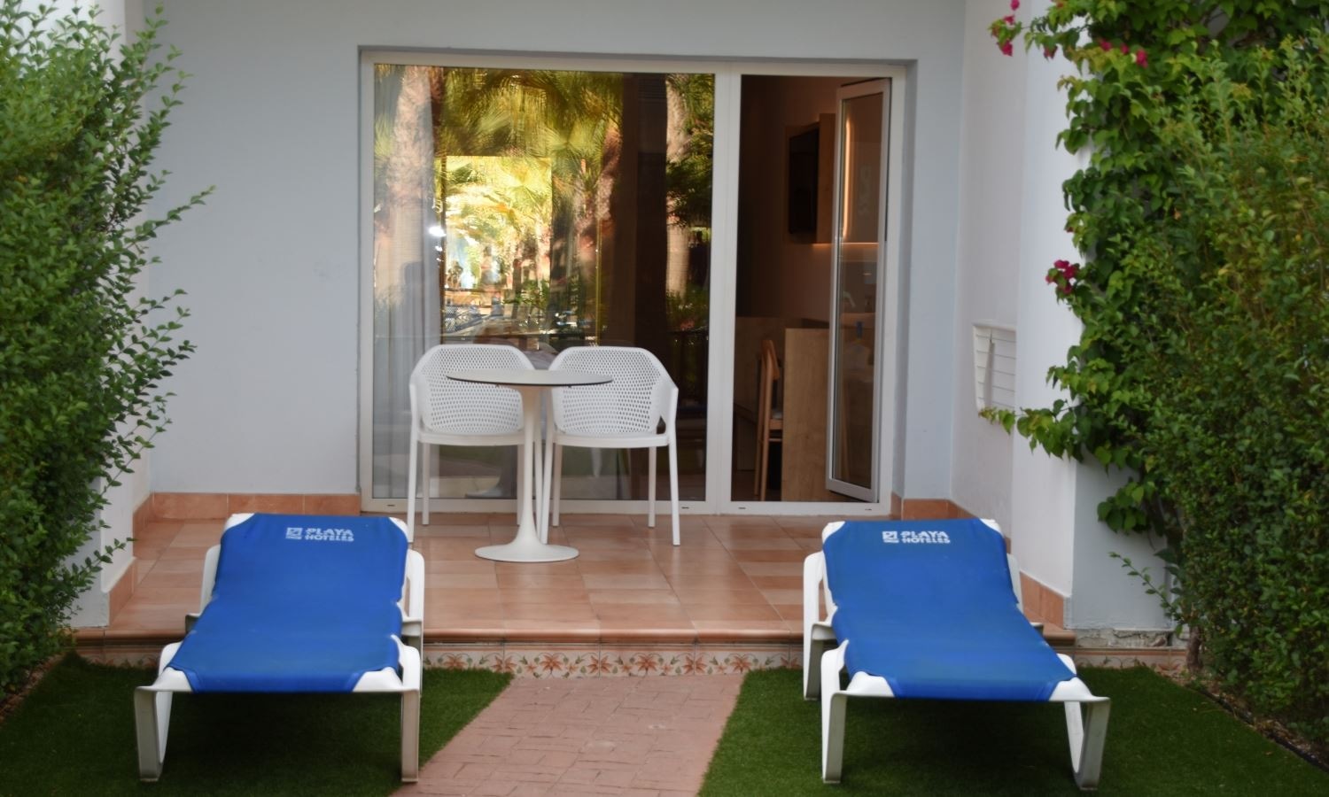 rooms-double-superior-garden-view-balcony-or-terrace