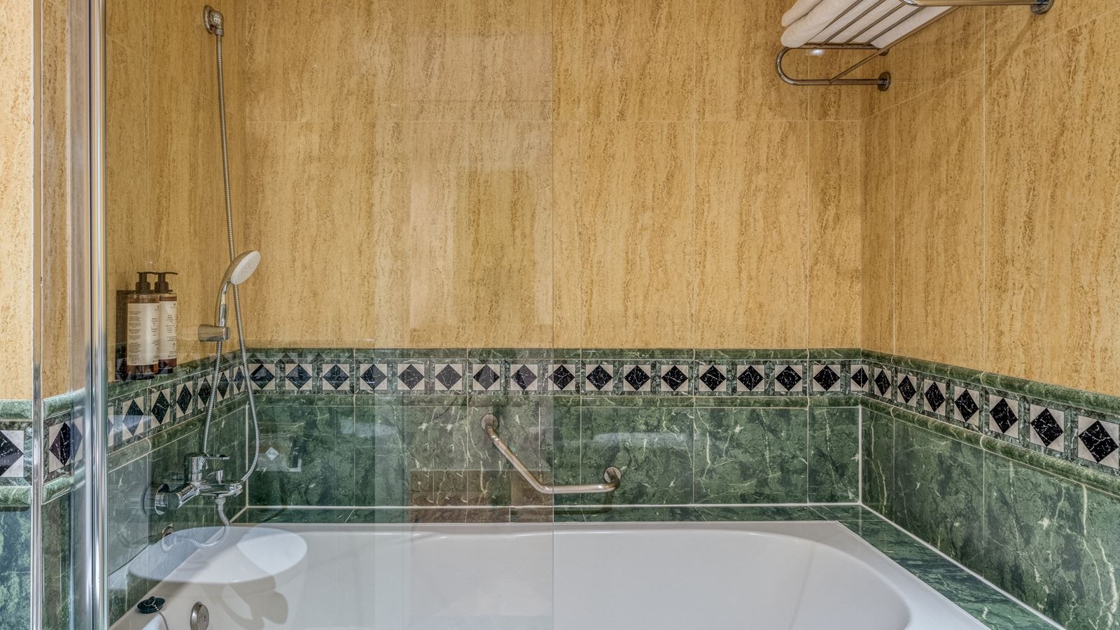 rooms-double-superior-balcony-or-terrace