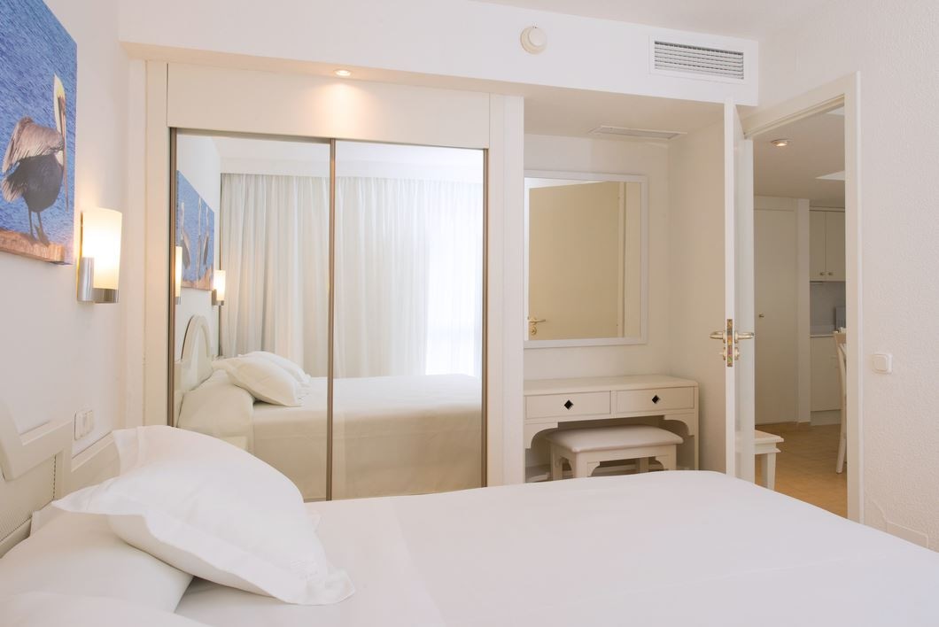 rooms-apartment-side-sea-view-superior-a-b