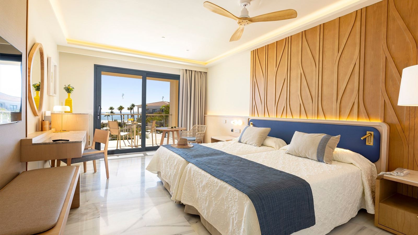 rooms-double-frontal-sea-view-room-balcony-or-terrace