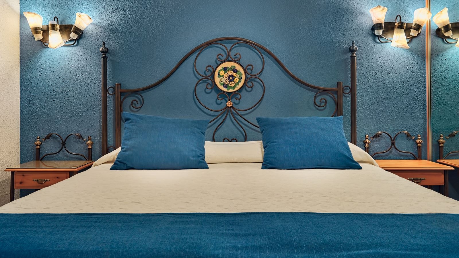 rooms-1-bedroom-apartment-with-terrace