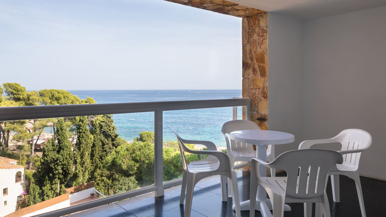 rooms-superior-family-room-sea-view-balcony-or-terrace