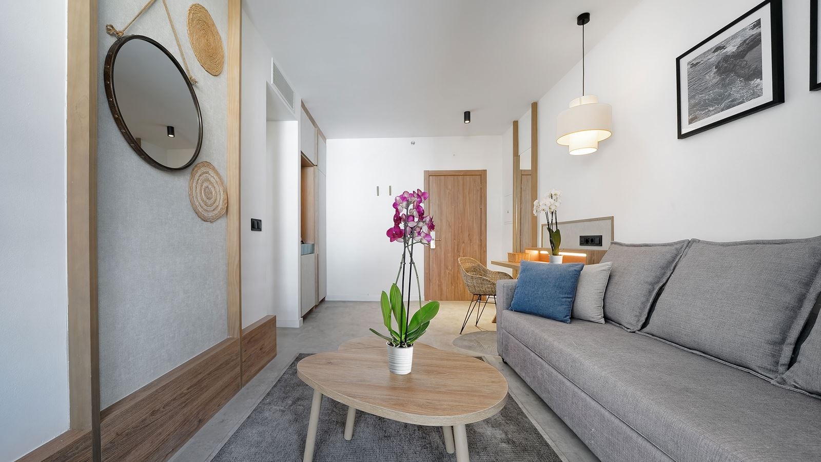 rooms-family-room-balcony-or-terrace