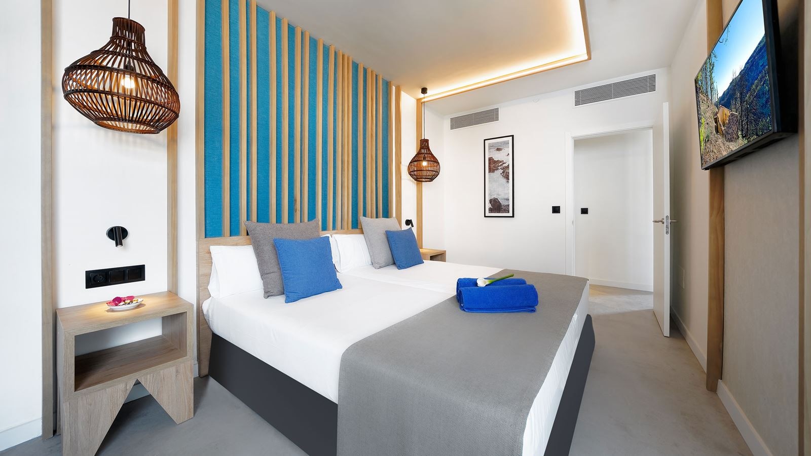 rooms-suite-adults-only-area-balcony-or-terrace