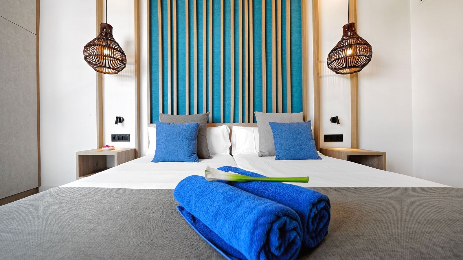 rooms-suite-adults-only-area-balcony-or-terrace