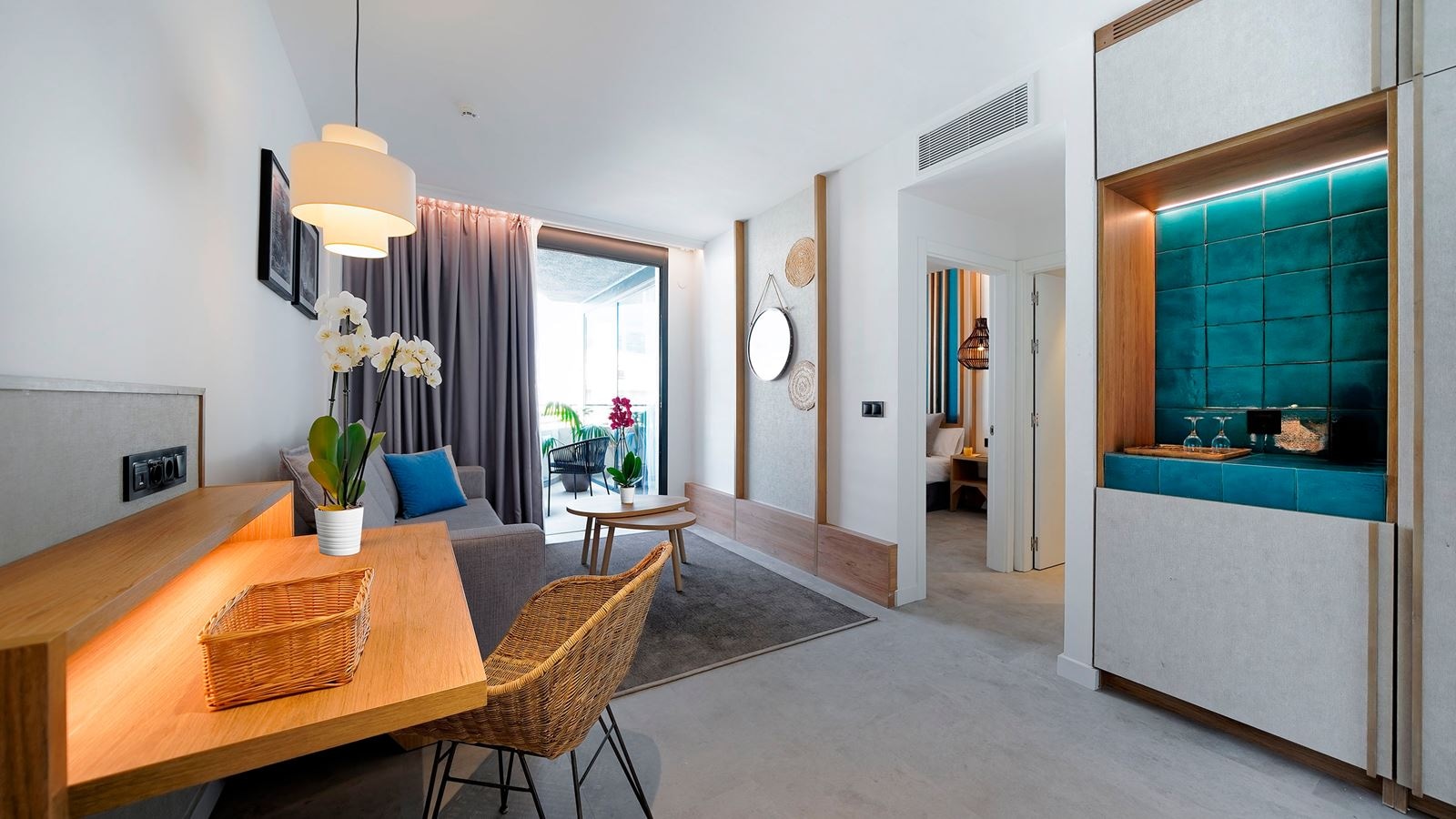 rooms-suite-single-use-with-balcony-or-terrace