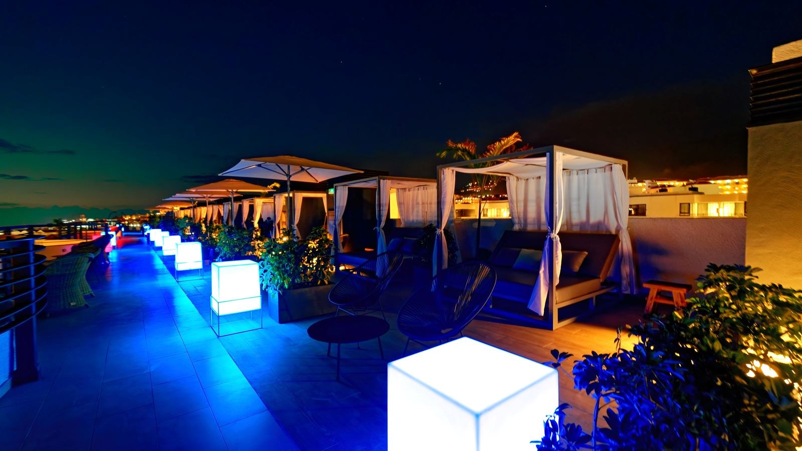 bars-sunset-champagne-lounge-adults-only