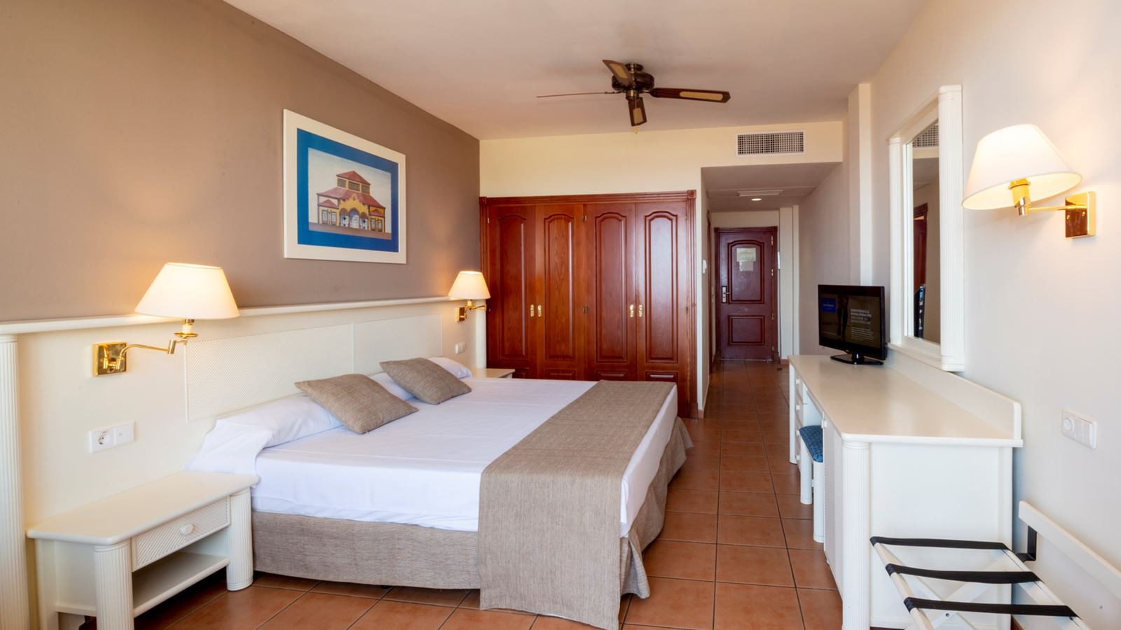 rooms-standard-sea-side-balcony-or-terrace