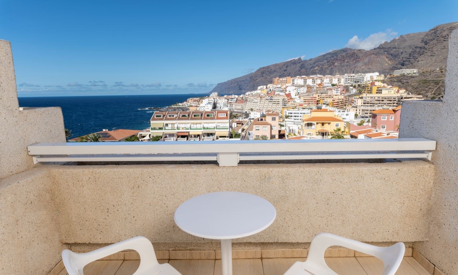 rooms-deluxe-ocean-view-balcony-or-terrace