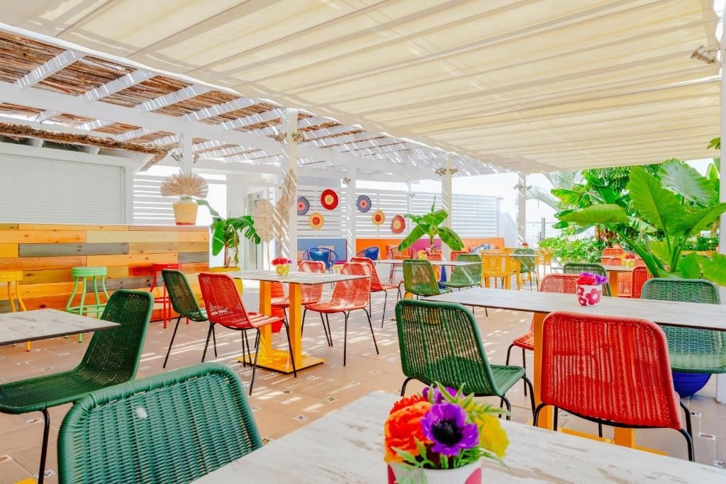 restaurants-restaurants