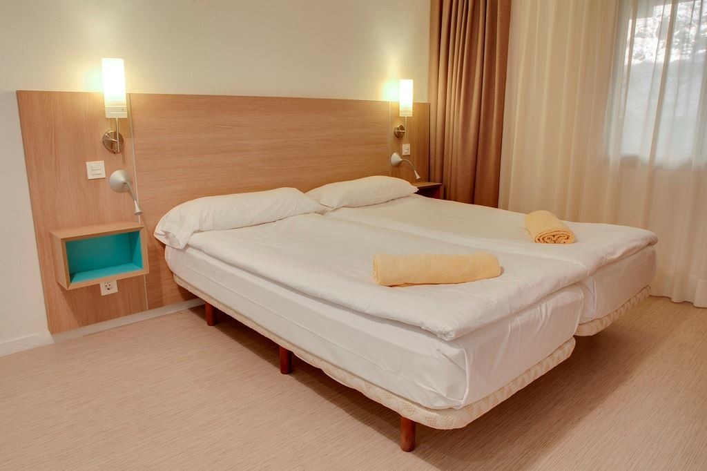 rooms-2-bedroom-suite-with-sea-view-and-balcony-or-terrace