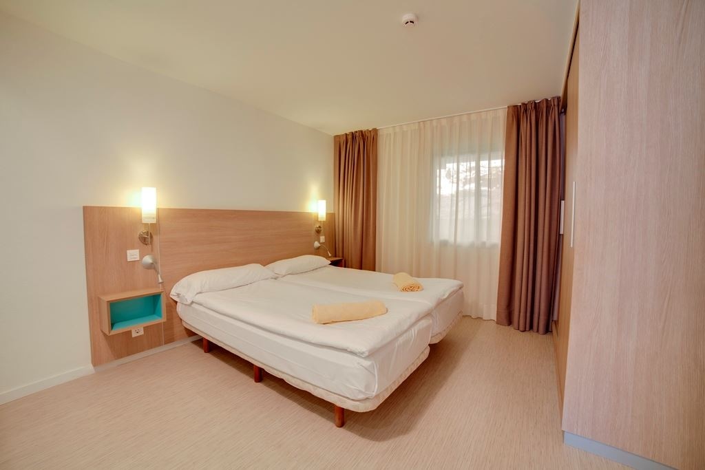 rooms-2-bedroom-suite-with-sea-view-and-balcony-or-terrace