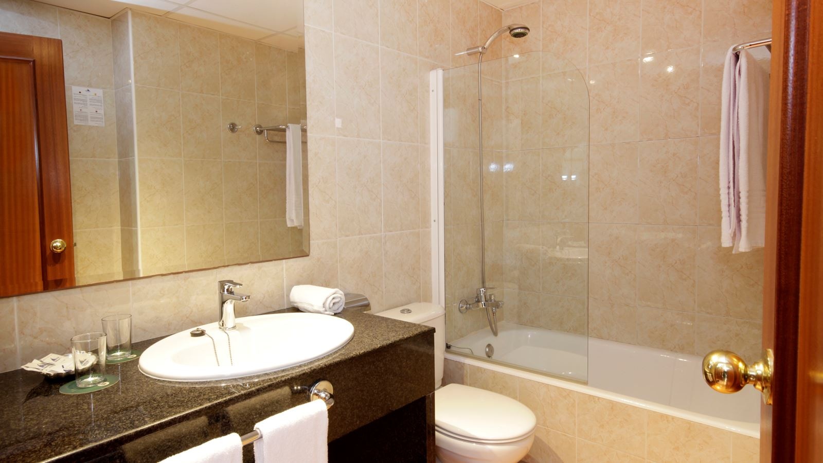 rooms-double-standard-room