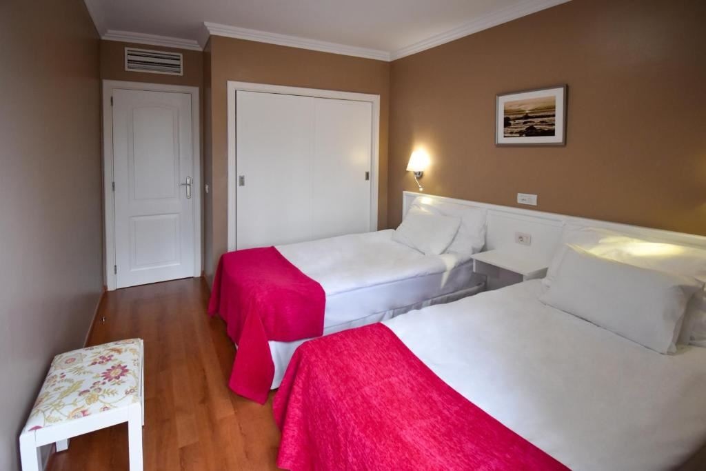 rooms-apartment-1-bedroom-mountain-view-balcony-or-terrace-a1vta1vcsu