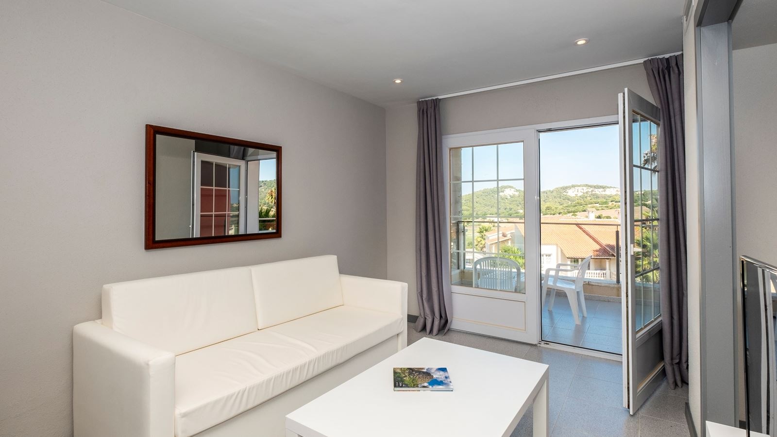 rooms-sj--junior-suite-superior-balcony-or-terrace