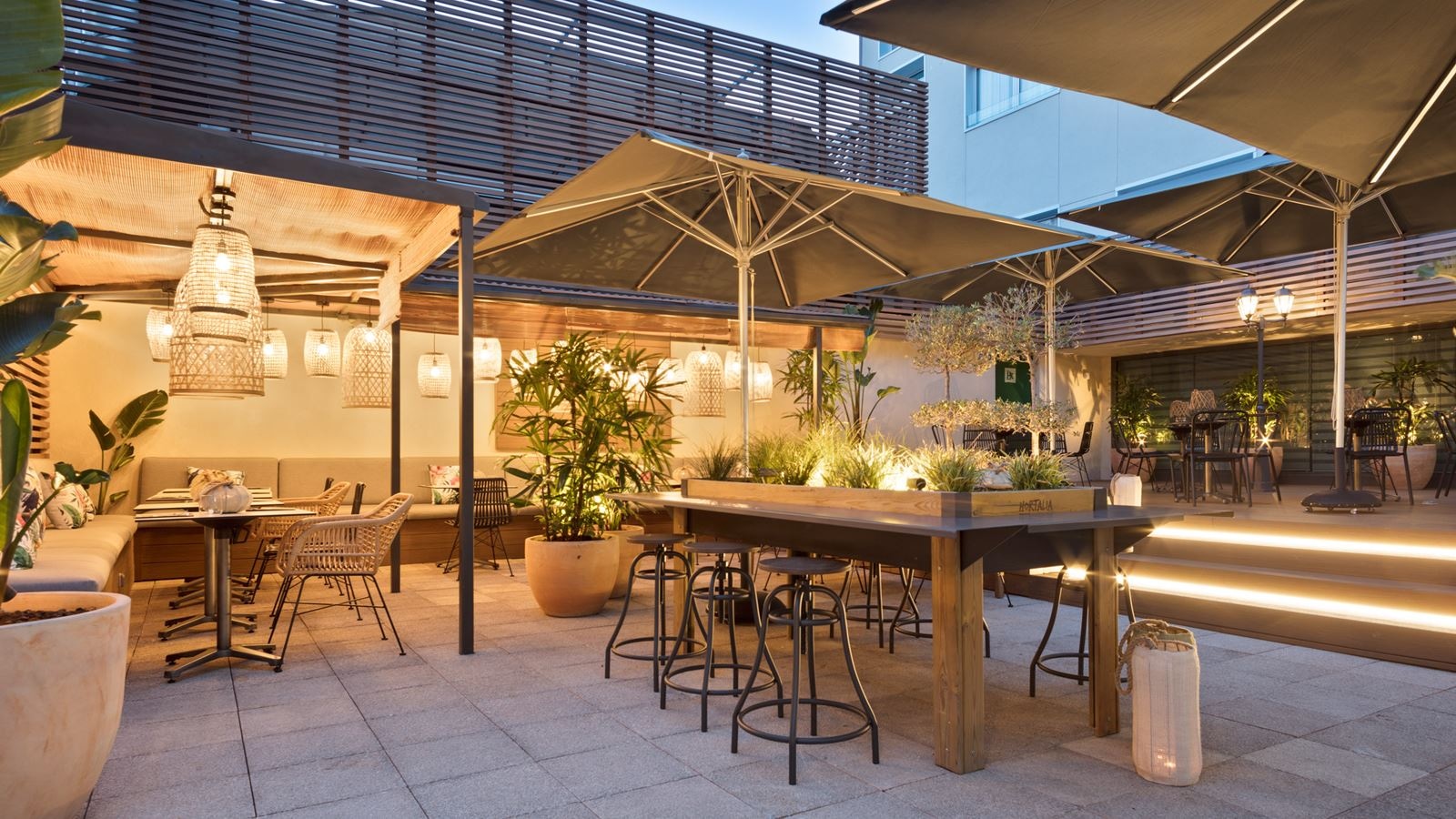 restaurants-restaurants