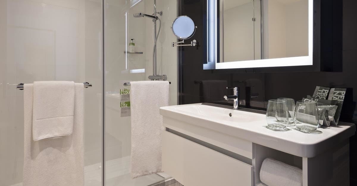 rooms-double-queen-size-bed