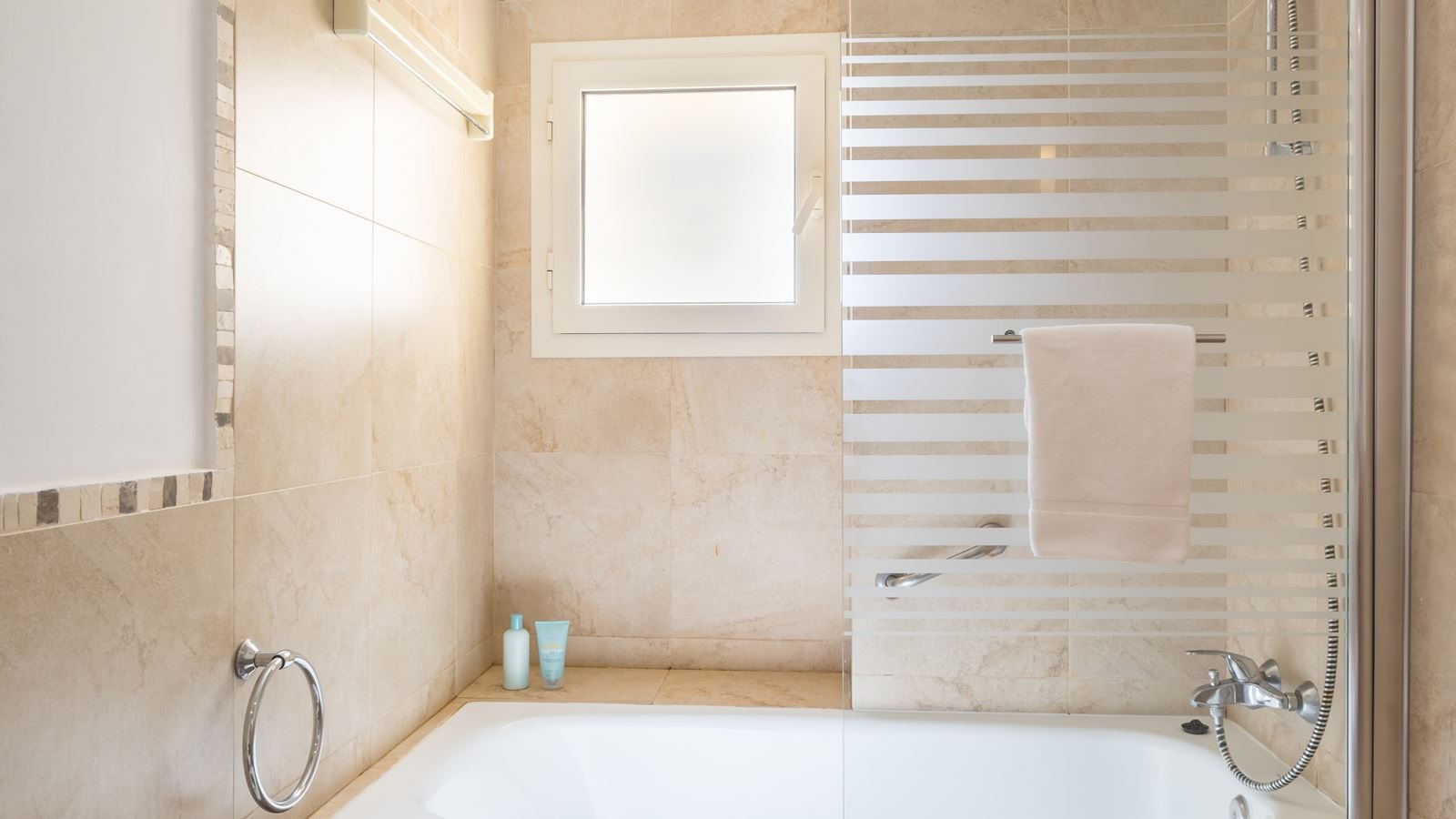 rooms-a1-1-bedroom-apartment