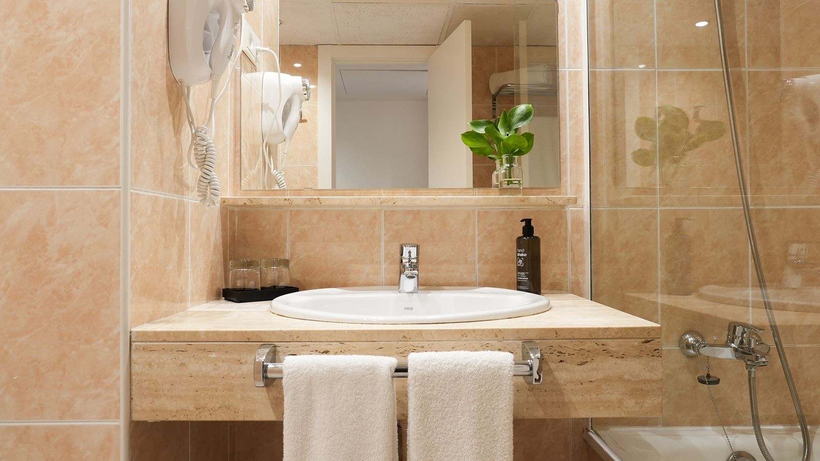 rooms-double-standard-room