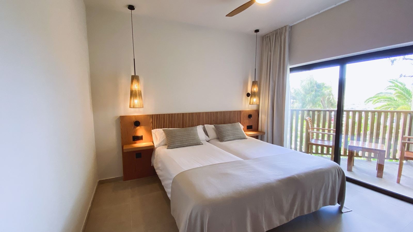 rooms-double-superior-balcony-or-terrace-g