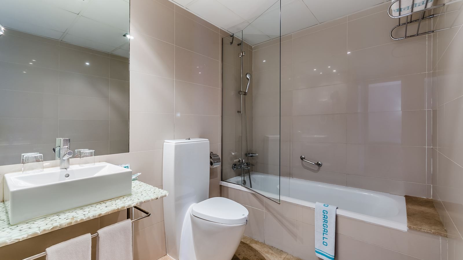 rooms-double-or-twin-standard