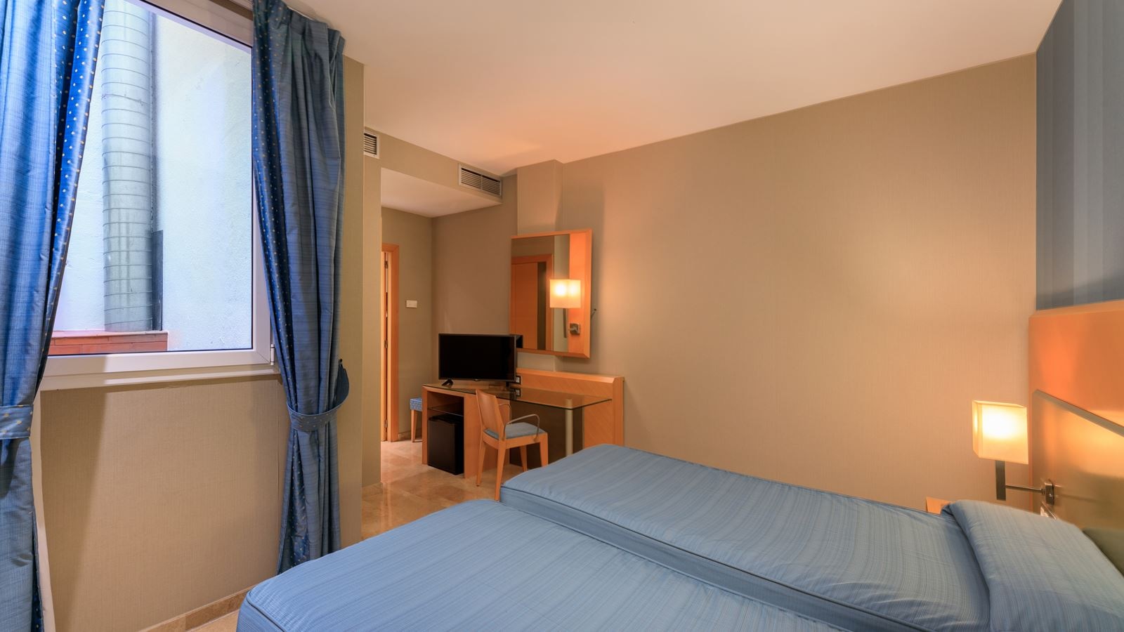 rooms-double-or-twin-standard