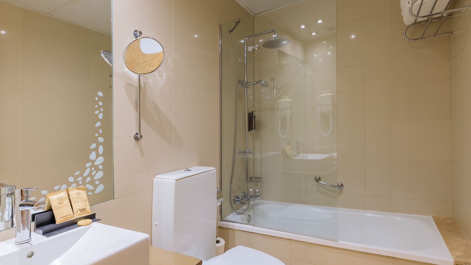 rooms-double-or-twin-standard